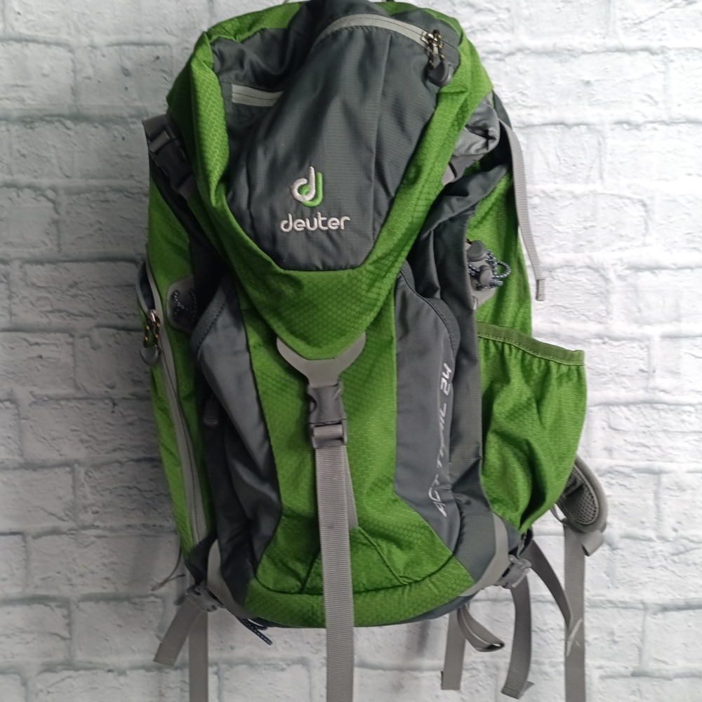 Deuter ACT Trail 24 Hiking Backpack Green Grey Aircontact Daypack s10